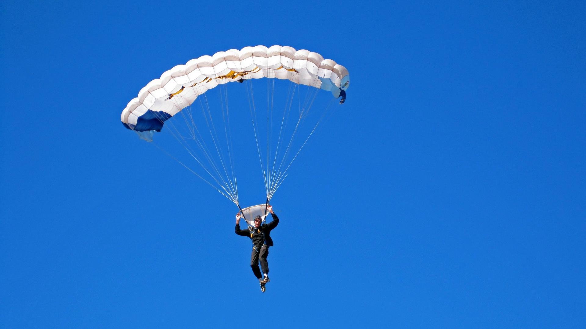 米兰全站APP下载-世界田径：肯尼亚跑者屡破纪录，赛场火爆！，肯尼亚跑步冠军