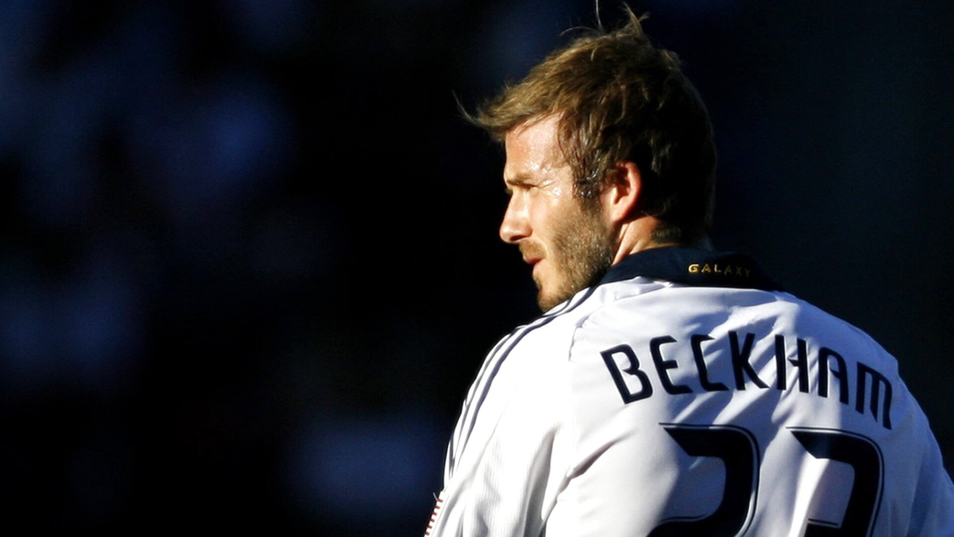 MILAN体育APP下载入口官网-球员在比赛中突破防线贡献关键助攻，球员突破有什么用